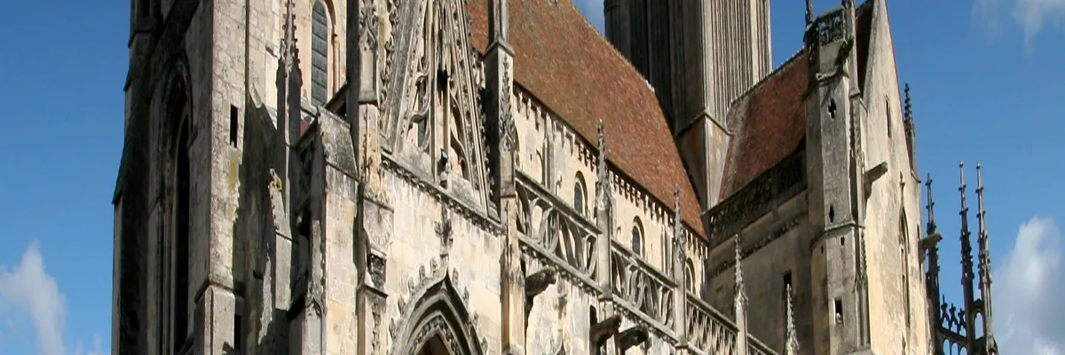 Image Installation abri de piscine Falaise