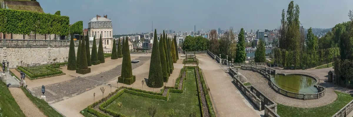 Image Installation abri de piscine Saint-Cloud