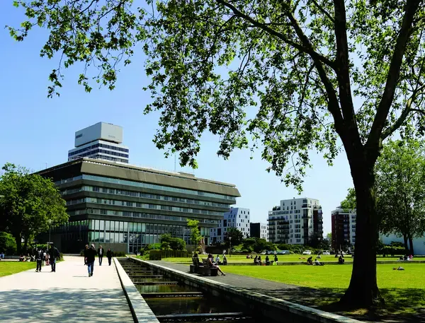 Abri Piscine Sur Mesure Installation abri de piscine Cergy