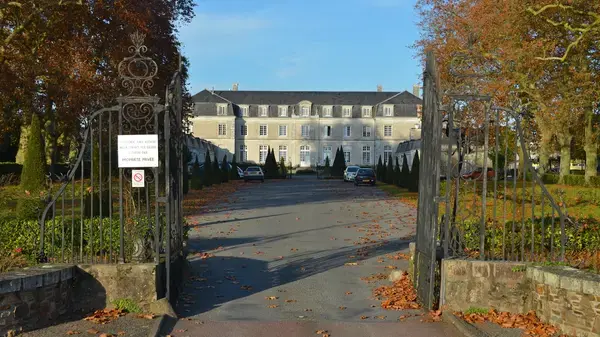 Abri Piscine Sur Mesure Installation abri de piscine La Montagne